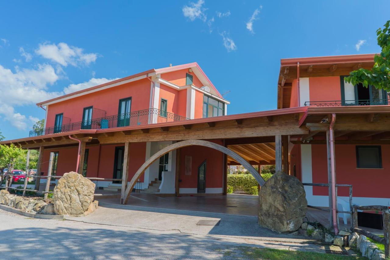 Terra Di Vento Bed & Breakfast Montecorvino Pugliano ภายนอก รูปภาพ
