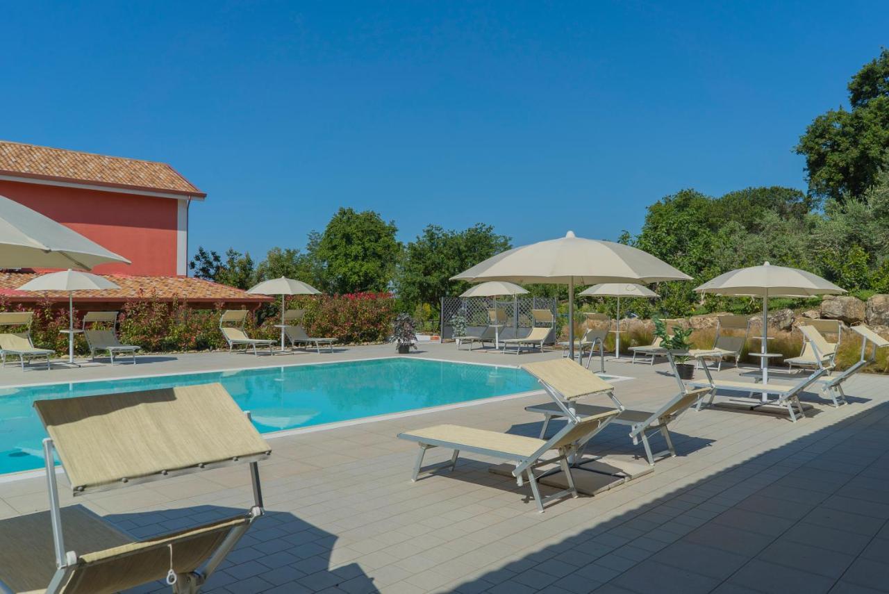 Terra Di Vento Bed & Breakfast Montecorvino Pugliano ภายนอก รูปภาพ