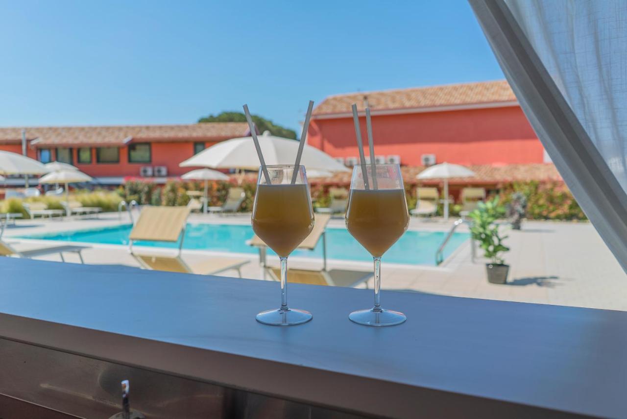 Terra Di Vento Bed & Breakfast Montecorvino Pugliano ภายนอก รูปภาพ