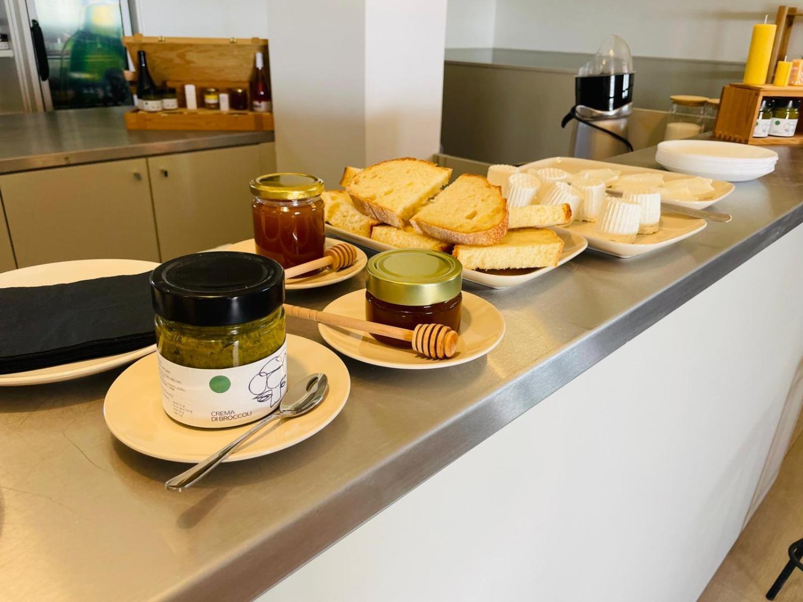 Terra Di Vento Bed & Breakfast Montecorvino Pugliano ภายนอก รูปภาพ