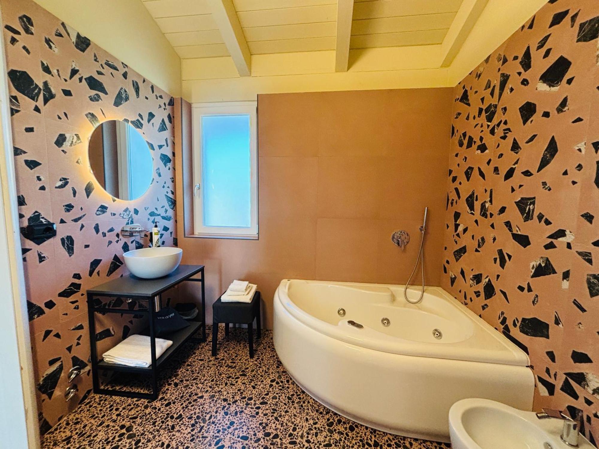Terra Di Vento Bed & Breakfast Montecorvino Pugliano ภายนอก รูปภาพ